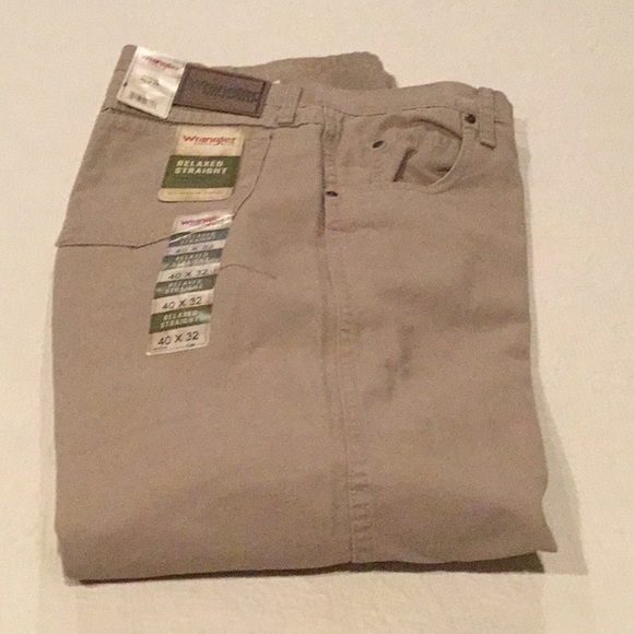 Mens Tan Wrangler. 40 by 32. Tan - Picture 6 of 8